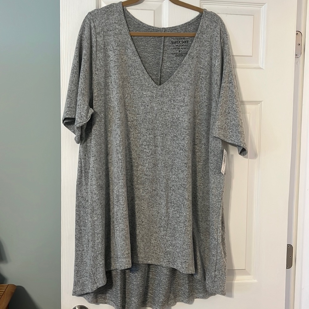 Torrid super soft plush grey shirt 👚 NWT